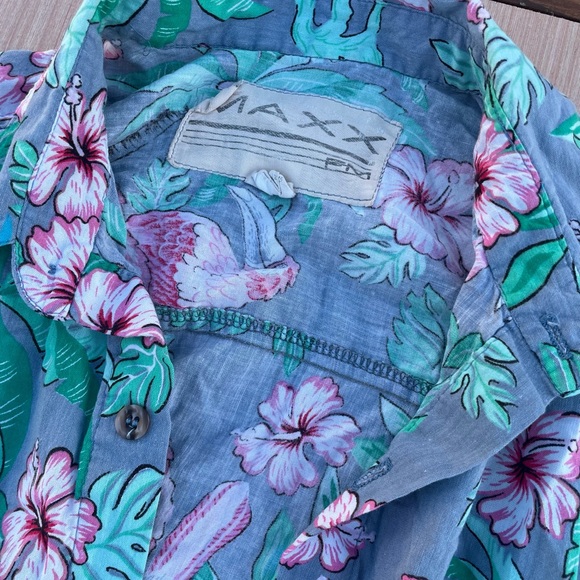 ⛄️🎄Vintage MAXX FM Hawaiian Button Up (pre-owned) - Picture 4 of 4
